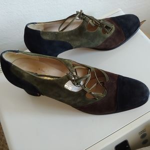 Ferragamo 3 toned shoe 9.5 AAA